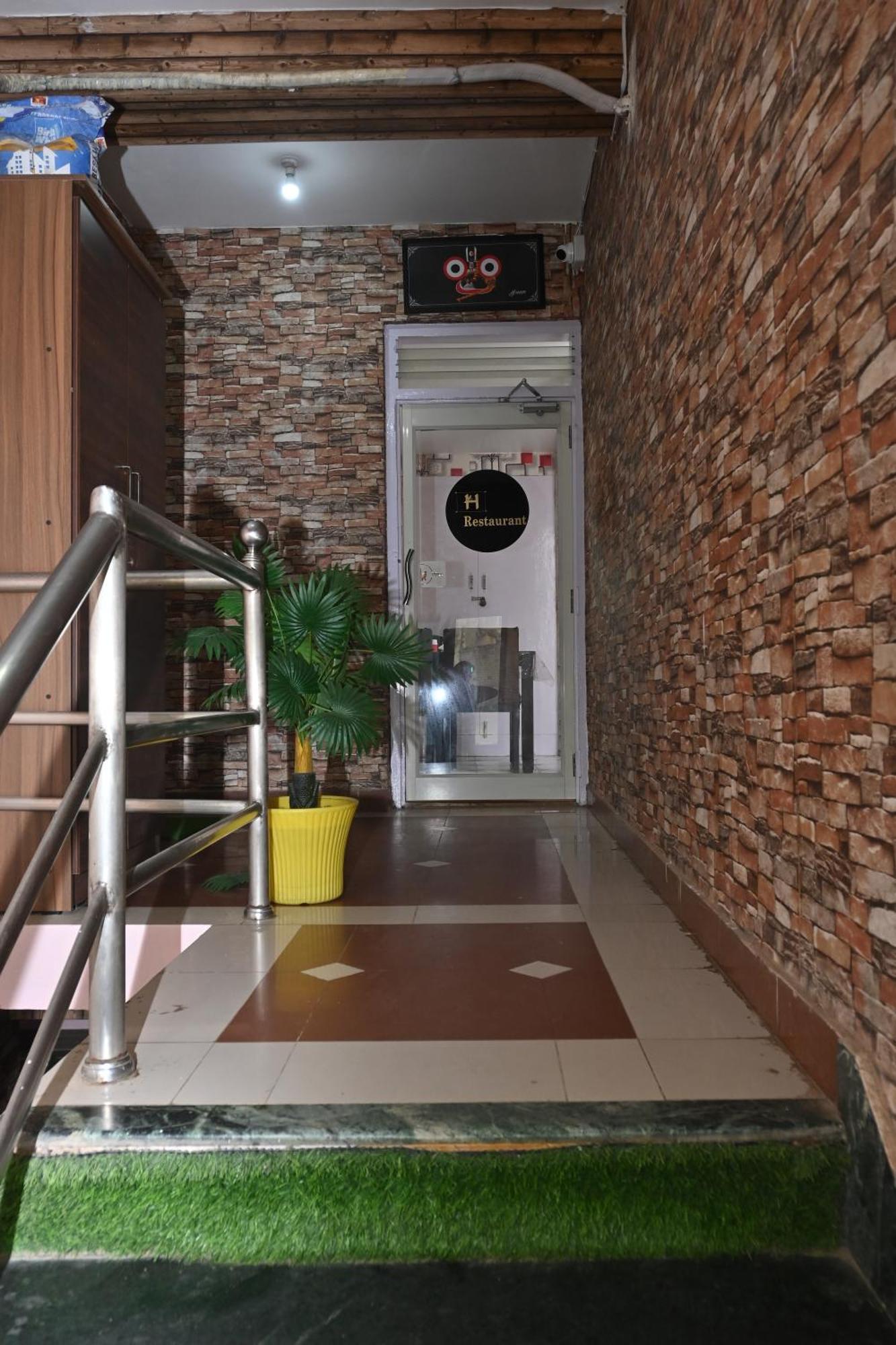 Hotel The Finch Пурі Екстер'єр фото